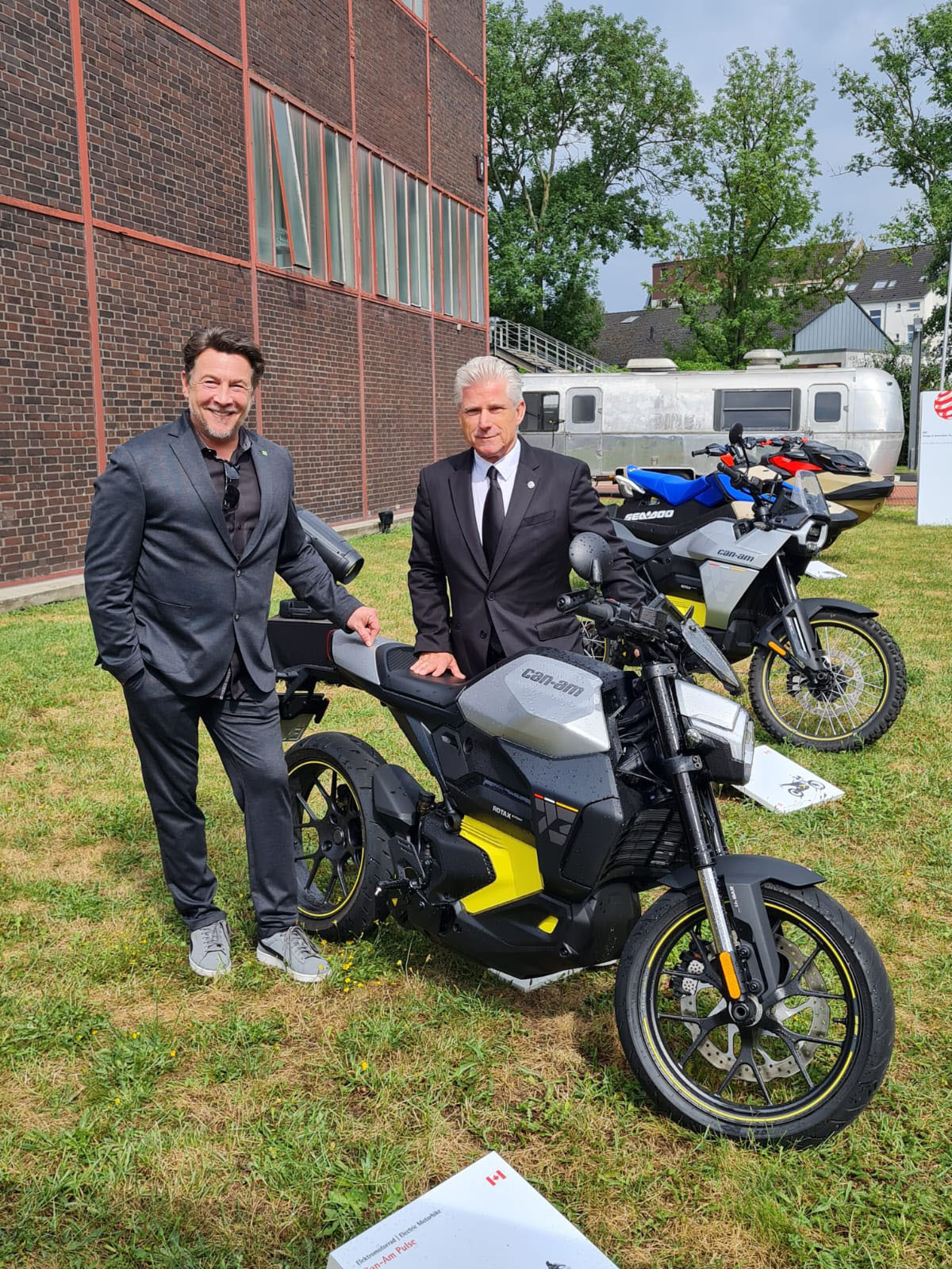 Daniel Boden und Denys Lapointe (Can-Am Chef-Designer)