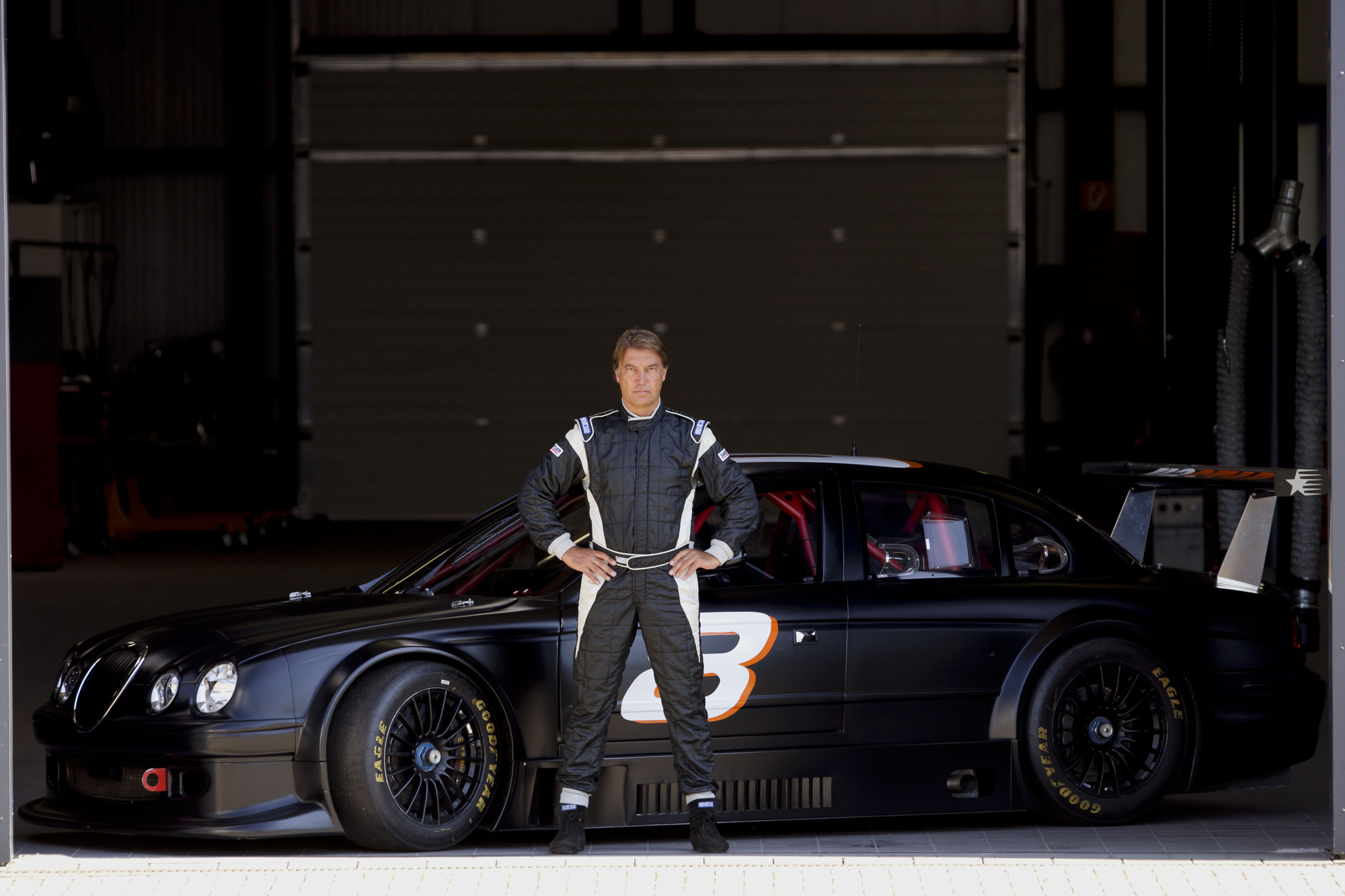 Bilder sprechen Bände. Altfrid Hegers Ausstrahlung spiegelt seinen Charakter wider. Professionalität, Disziplin, Standfestigkeit, klare Zielorientierung und Souveränität sind wesentliche Bestandteile seiner Erfolge.