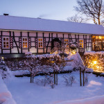 Das Jagdhaus Schellenberg im Winterzauber ist einen Ausfl ug wert. Für einen gehobenen Genuss im Restaurant oder einen zünftigen Besuch mit Alpen-büfett in der neuen Almhütte.